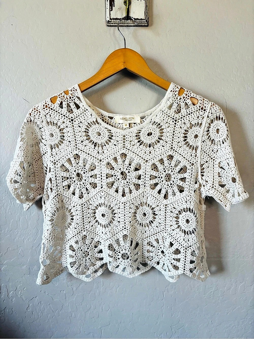 Rebellion Crochet Short Sleeve Top in White Size XS